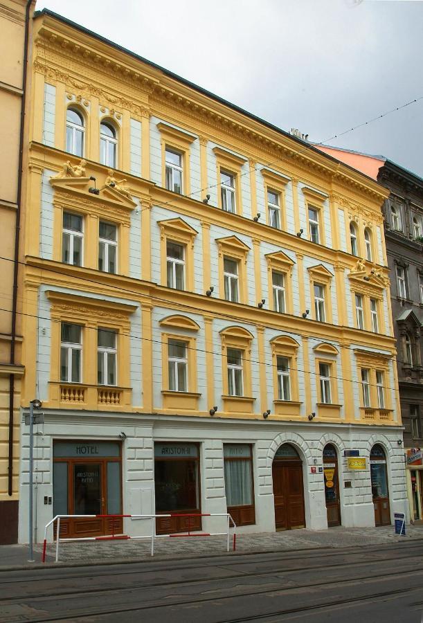 Hotel Patio Прага Экстерьер фото